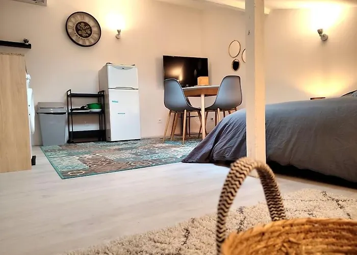 Leopold 30m2 Hyper Centre, Netflix & Wi-fi Apartmán